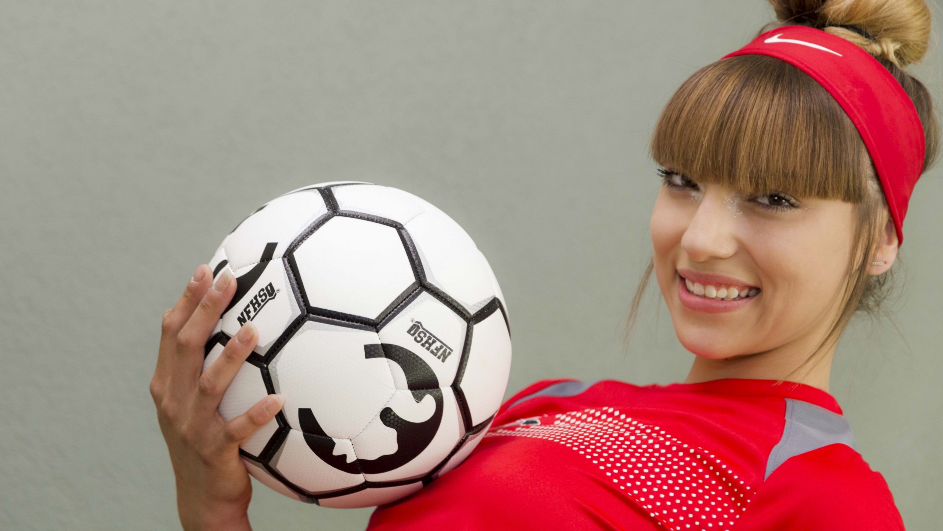 Redshirt Freshman Soccer Player Talks About Being Girls and Guys