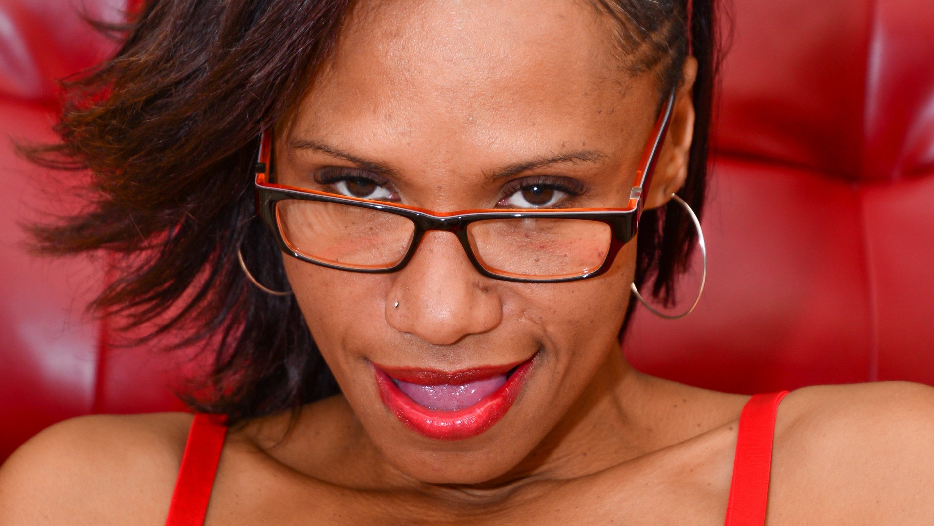 Sexy Ebony Nurse London Taylor Gives Sloppy Wet Blowjob